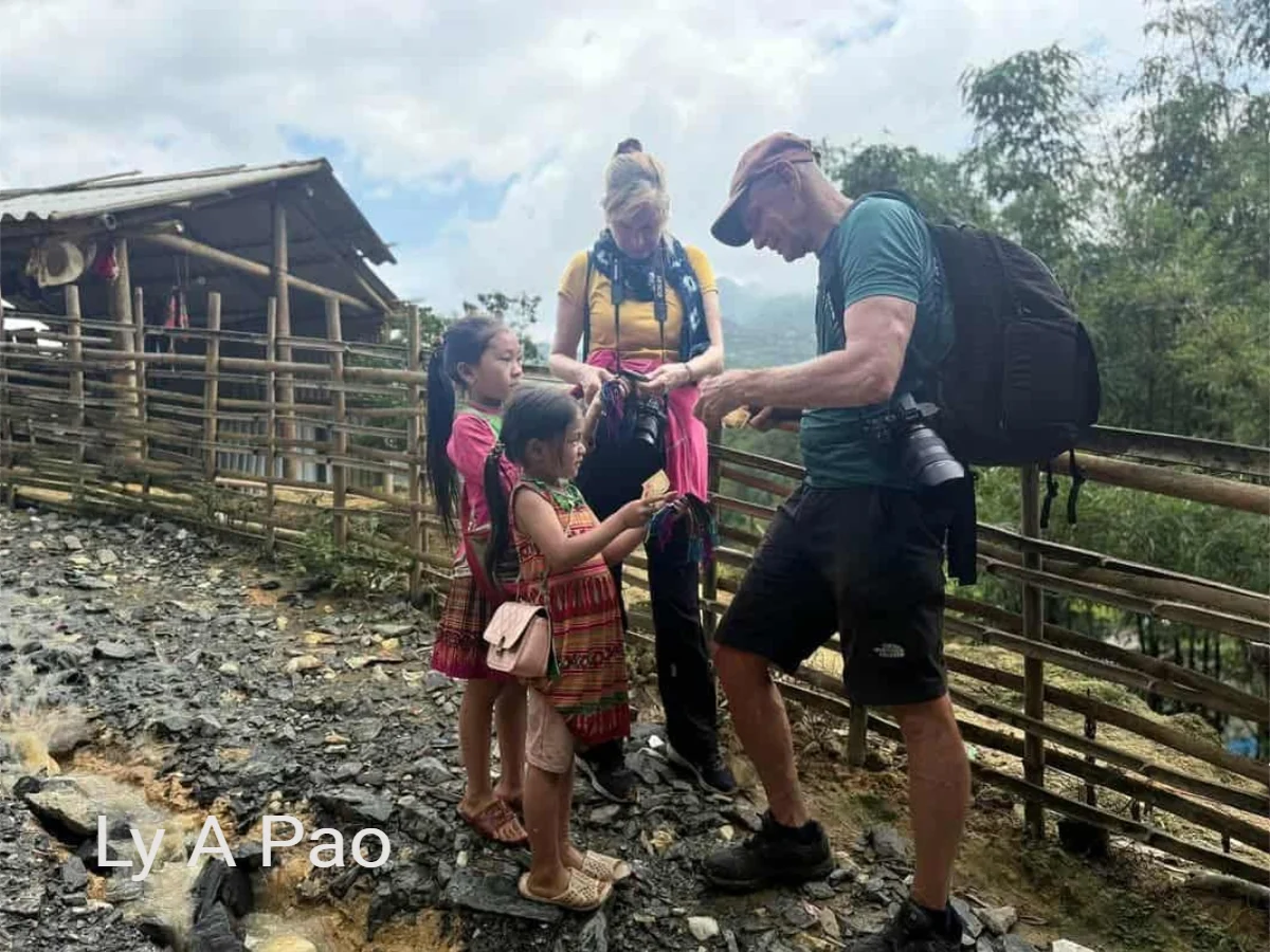 local guide trekking (2)