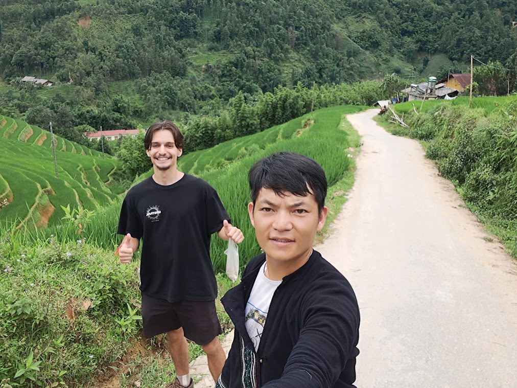Sapa local trekking và tắm lá thốc Dao đỏ